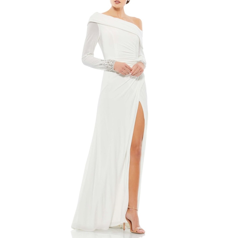 NWT Mac Duggal White Beaded Cuff Drop Shoulder Gown Size 2